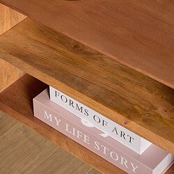 Natuurlijke houten meubel met boeken over kunst en levensstijl, modern design, hoogwaardige afwerking, perfect voor woonkamer of kantoor, duurzame en tijdloze meubelstukken van Mokana Meubelen.