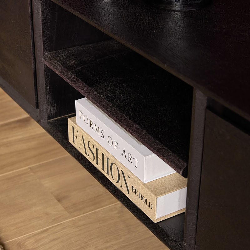 Elegante houten boekenkast met opbergplanken, perfect voor modern woonkamerinterieur, vakwerk en stijlvol design.