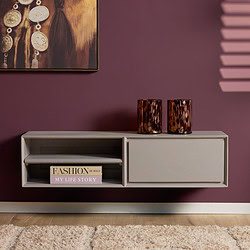 1. Moderne muurmeubels van Mokana Meubelen in witte afwerking,Perfect voor stijlvolle opbergoplossingen, inrichting woonkamer of slaapkamer.