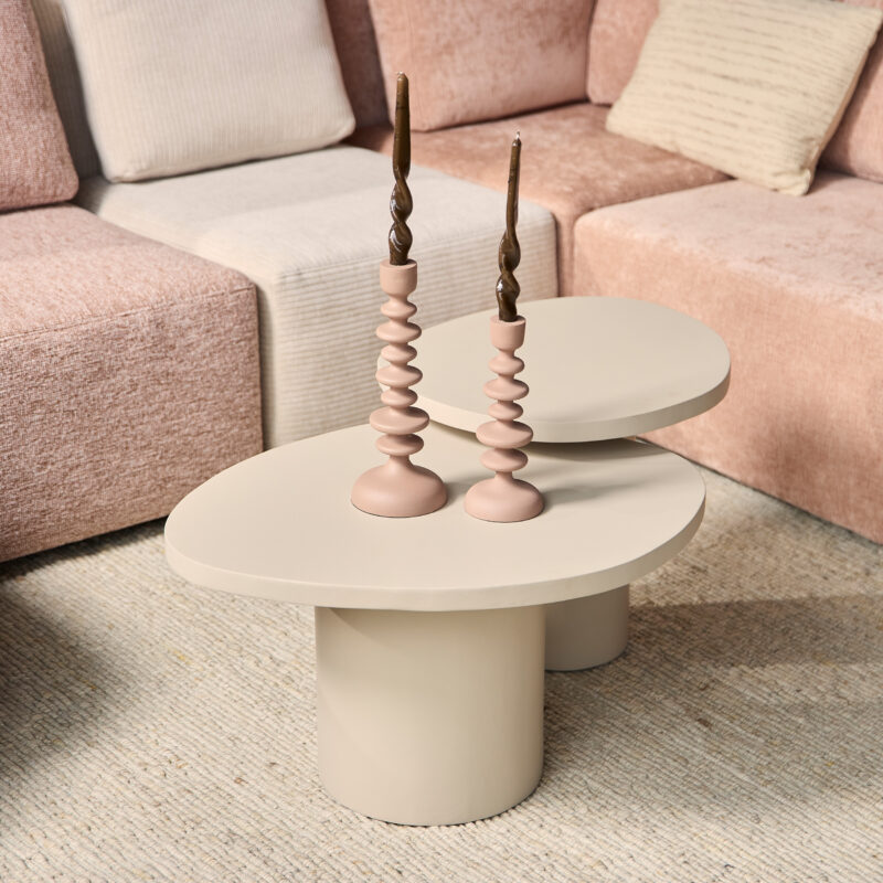 Kleurrijke, moderne salontafels van Mokana Meubelen, perfect voor een stijlvolle woonkamer inrichting met unieke design en kwalitatief Nederlands vakmanschap.