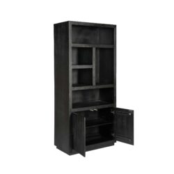 Zwarte houten boekenkast met open vakken en onderkast voor extra opbergruimte, modern design perfect voor woonkamer of kantoor.