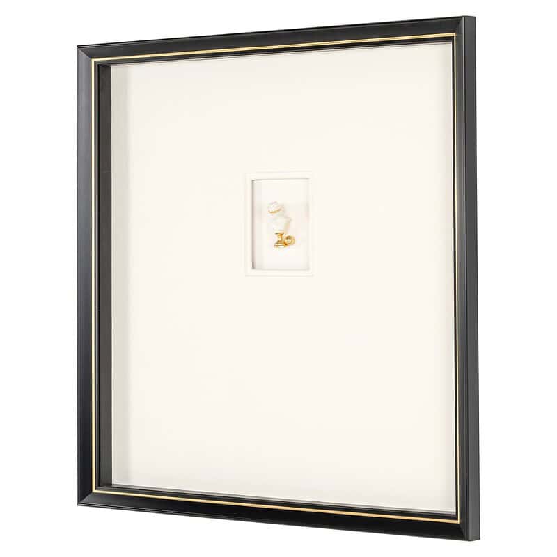 1. Elegante zwarte lijst met gouden details voor luxe woonkamer decoratie en muurkunst.