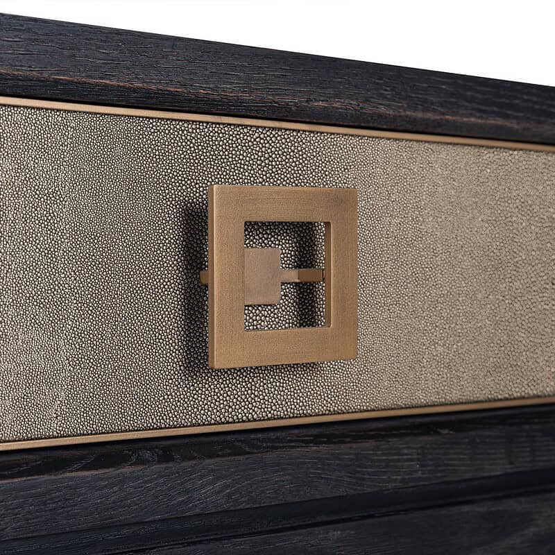 Elegante houten laaddrekselknop met goudkleurige metalen details, passend bij het hoogwaardige meubelontwerp van Mokana Meubelen.