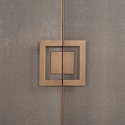 Elegante Mokana meubeldeur met donker granieten patroon en uniek handvat design, perfect voor moderne interieurs.