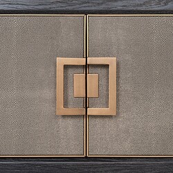 Elegant houten kast met streeppatronen en moderne handgrepen, perfect voor stijlvolle woonruimtes en op maat gemaakte meubelen.