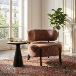 Fauteuil Cody van Pmp in unieke stof met houten poot