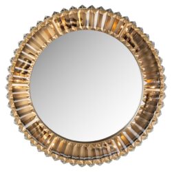 Detail wandlamp Becky goud, textuur ijzer en kristal