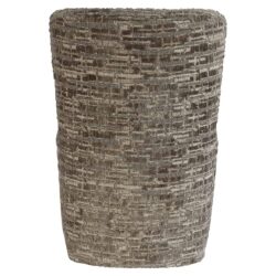 Eetkamerstoel Lorain vanuit een andere hoek, met wieltjes en elegante lijnen