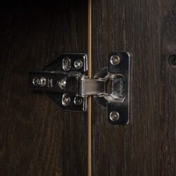 Wandkast Carter large goud eiken in gebruik