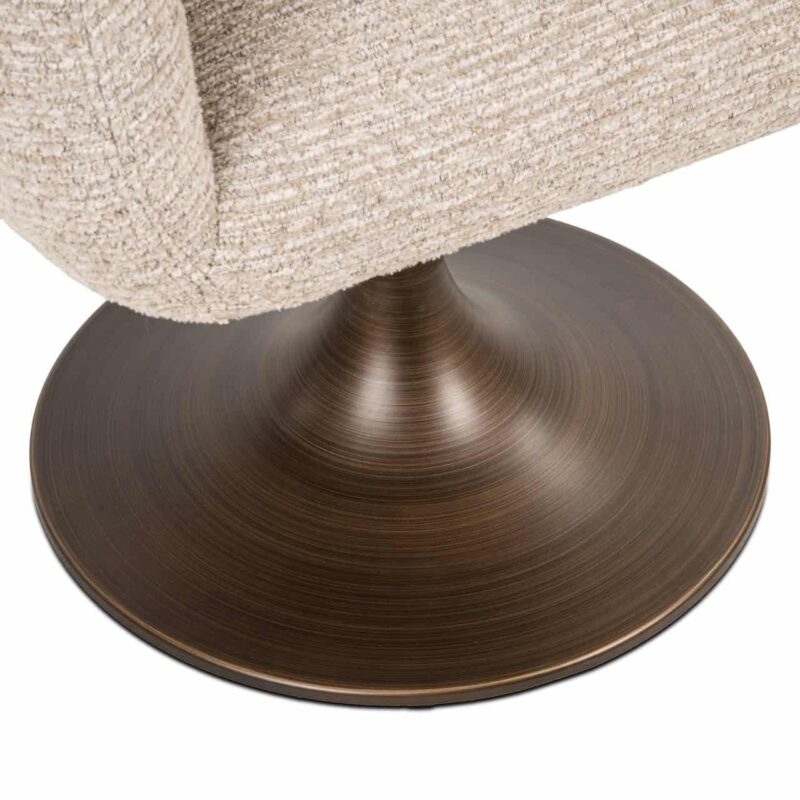 Eetkamerstoel Aldo natural linear swivel in een eetkamer