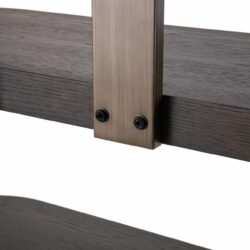 Wandkast Ellington bruin vanaf links, met handgemaakte details