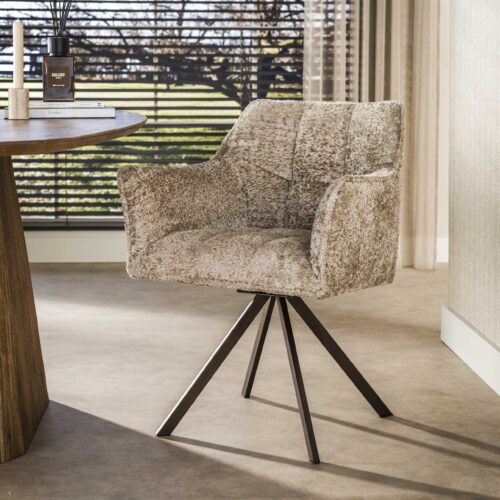 Design eetkamerstoel Raster Alura zand-bruin met bronskleurige poten.