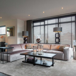 Dressoir Oakura in zwart interieur