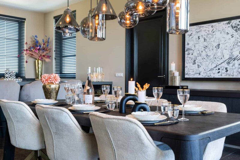 Eetkamerstoel Aline FR white chenille swivel fire retardant