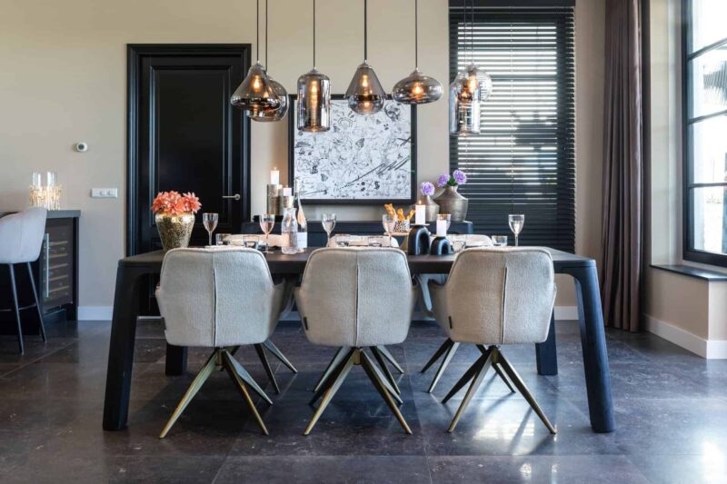 Eetkamerstoel Aline FR white chenille swivel fire retardant