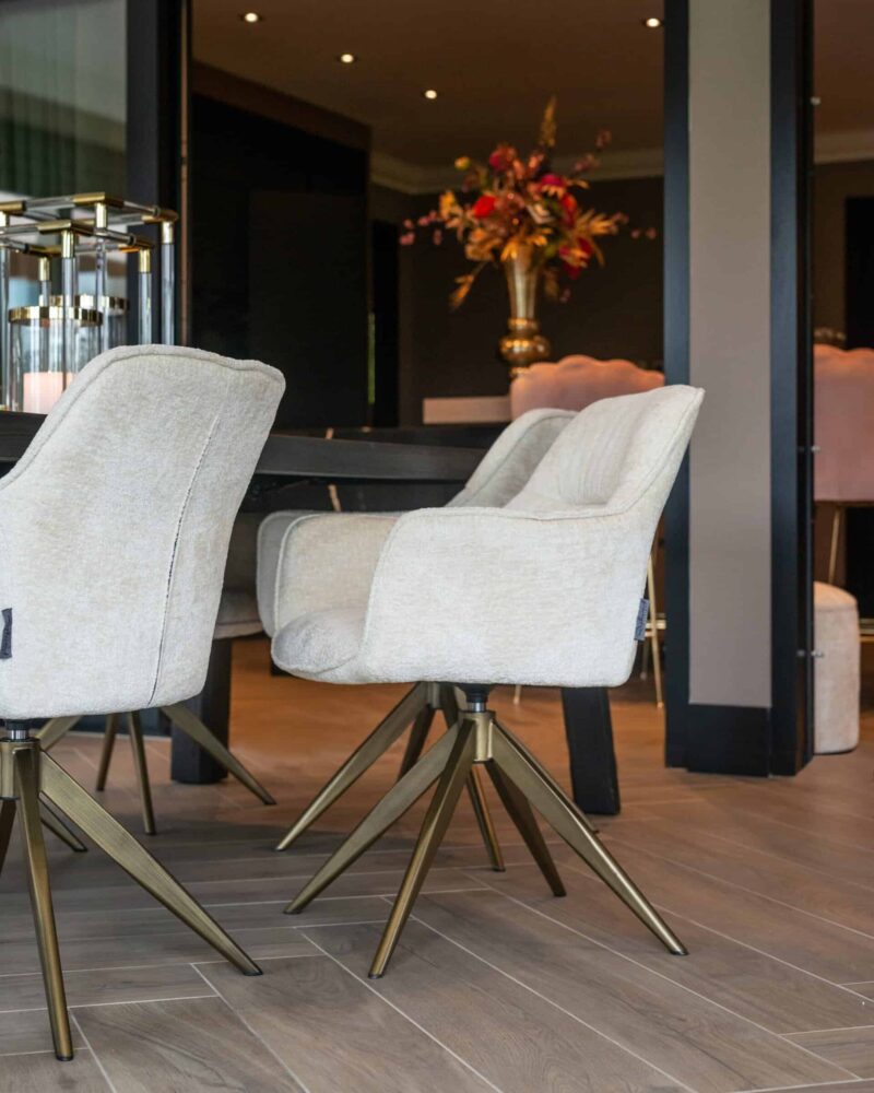Eetkamerstoel Aline FR white chenille swivel fire retardant
