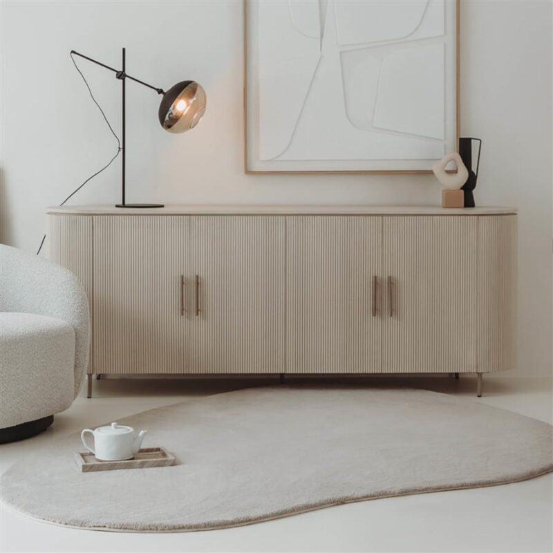 Corbetta dressoir in een interieur, beige kleurtint, Japandi stijl