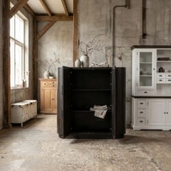 Allure opbergkast donkerbruin met hotelchique stijl en espresso kleur