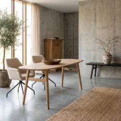 Aura eetkamertafel deens ovaal in natuurlijk hout