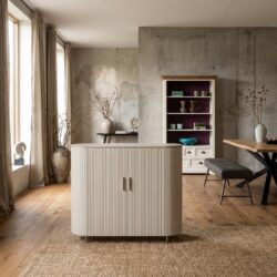 Corbetta opbergkast in beige Japandi stijl voor kleine ruimtes