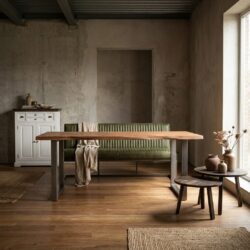 Ferro eetkamerbank met industrieel frame in Savannah groen