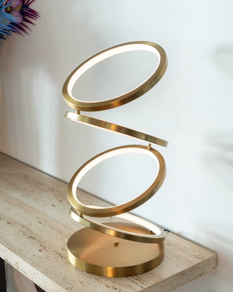 lb-0145-setting_1-setting-scaled-1.jpg Tafellamp Jaimin brushed gold