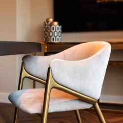 Eetkamerstoel Gwen khaki velvet fire retardant