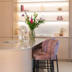 Netto gewicht van Manou beige large: 1.7 kg