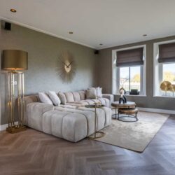 Chasin gouden klok van ijzer van bovenaf gezien