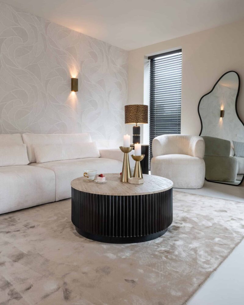 Glas van de metalen spiegel Aldon, helder en glanzend