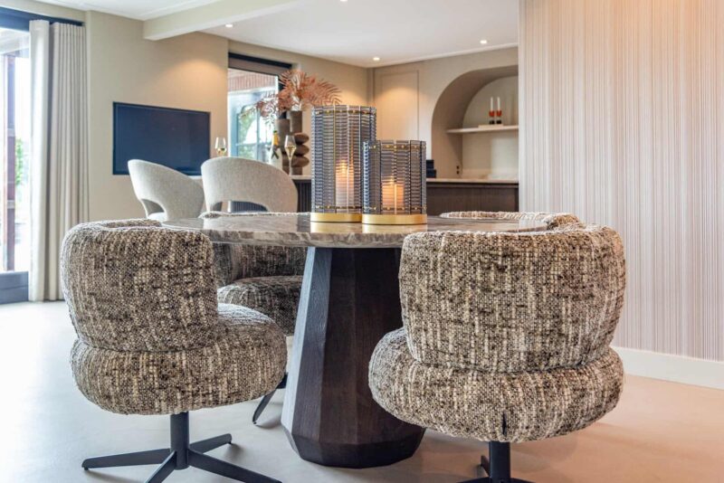 Eetkamerstoel Alexis brown omara swivel