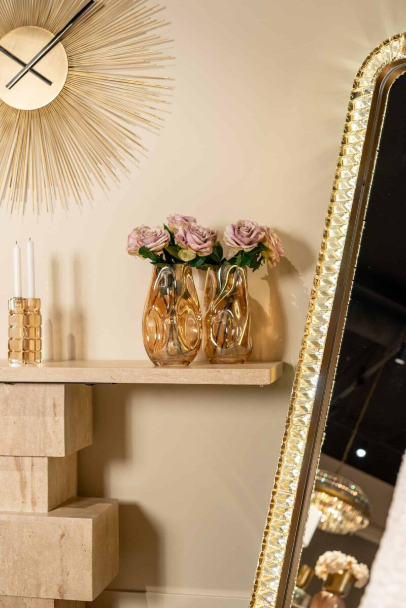 Chasin gouden klok van ijzer met handgemaakte details