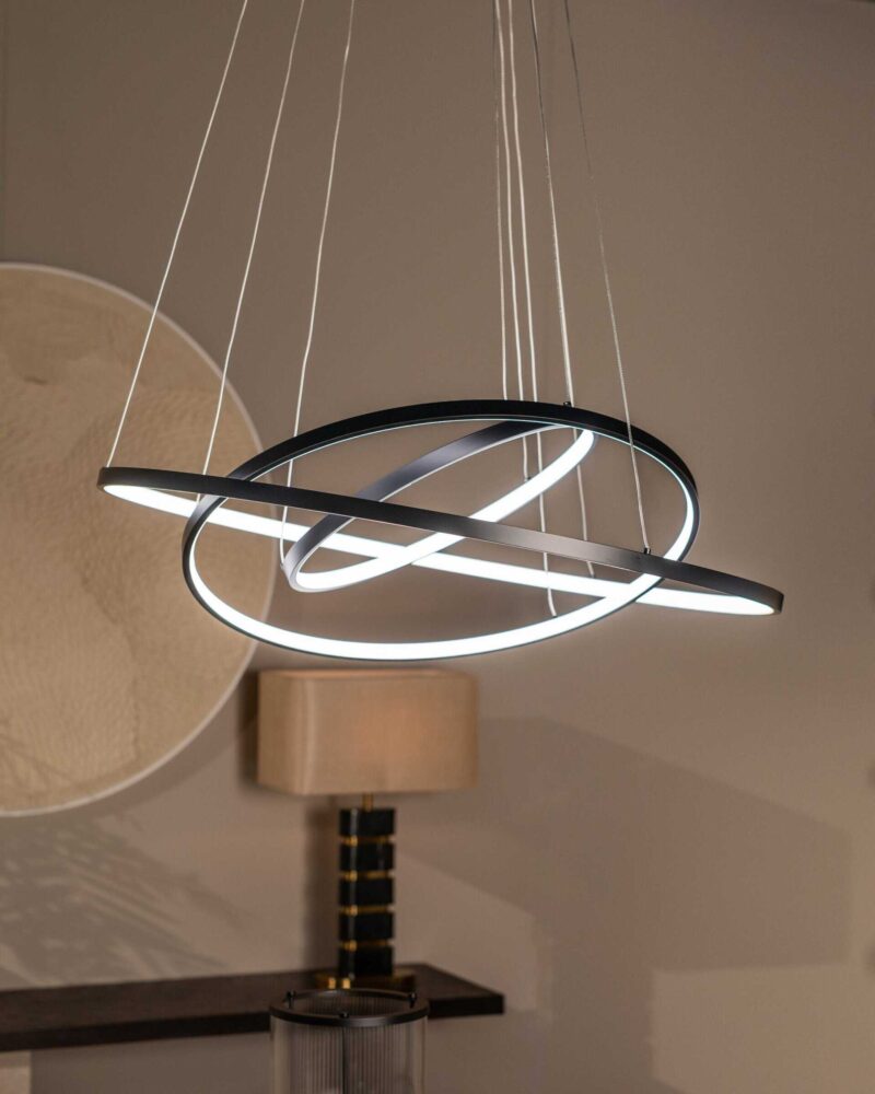Amira hanglamp van boven, zwart aluminium, modern design