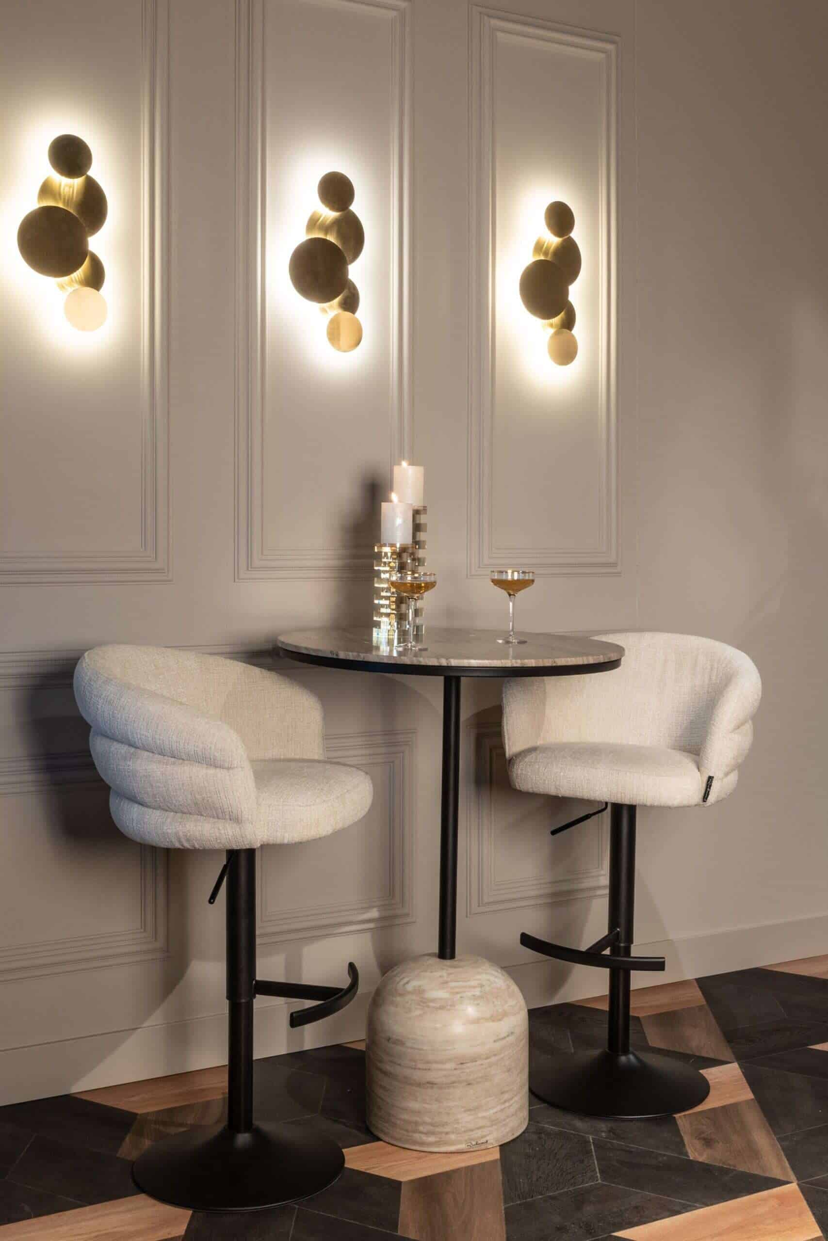 Dimbare functie van de Wandlamp Collin in goudkleur