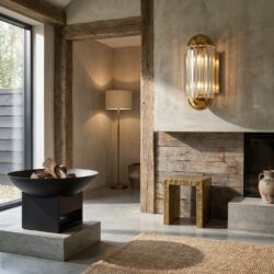 Wandlamp Anya bronze, elegante verlichting met goudkleurige afwerking en verticale glazen panelen