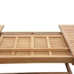 Textuur van de ovale tuintafel van teakhout