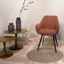 Luca eetkamerstoel brown luxe boucle stof met andere stoelen