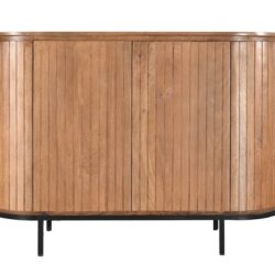 Textuur van het afgelakte mangohout op de Noor kast