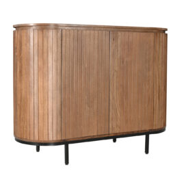 Detaillering van het mangohouten paneel van de Noor kast