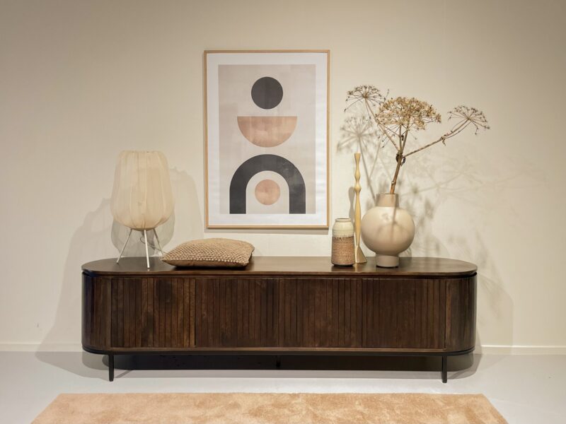 Noor Walnut 210cm kast met gecoat staal, luxe afwerking