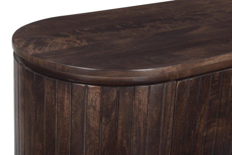 Noor Walnut 170cm kast in interieur, bruin, elegant