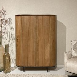 Noor 150cm kast met zwarte afwerking, stijlvol en tijdloos