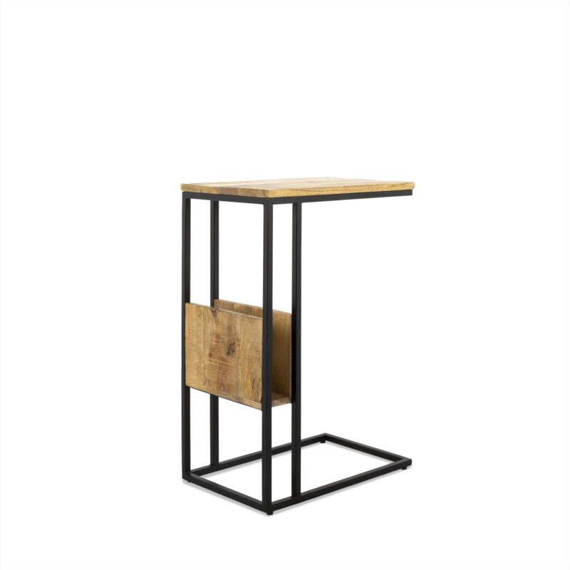 Detail van het mango hout tafelblad van de banktafel met rek