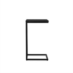 Banktafel Zwart Rya in een interieur, met mangohouten tafelblad en zwarte metalen frame