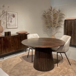 Ronde vorm van de Salvator eettafel, bruin mangohout