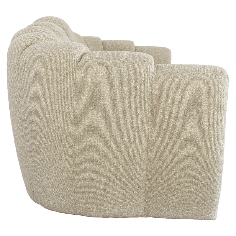 Bank sofa in beige biscotti kleur in een interieur, luxe sfeer