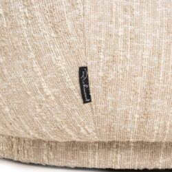 Detail lounge stoel Arlanda beige angora, handgemaakt en stijlvol