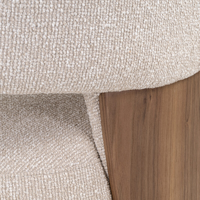 Eetkamerstoel Pollux lodge desert walnut, detail handgemaakt, armleuning