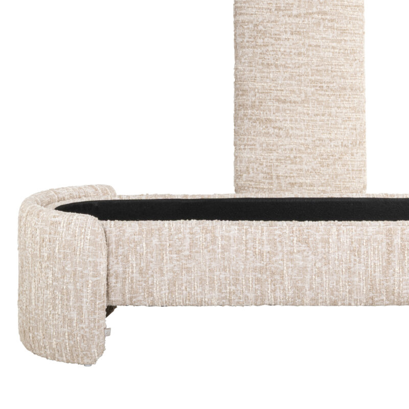 Bank Cupid vanuit een andere hoek met beige angora en opbergruimte