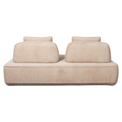 Bank Tudor in interieurruimte met natuurlijke sfeer